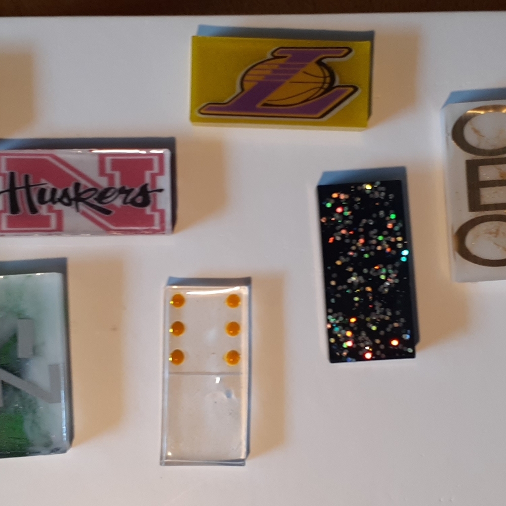 Custom dominoes - Picture 4 of 9